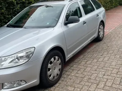 Gebraucht Skoda Octavia 105 PS (77 kW) 2011 Silber Kombi