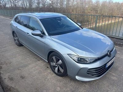 Gebraucht VW Passat Elegance 150 PS (110 kW) 2024 Silber Kombi