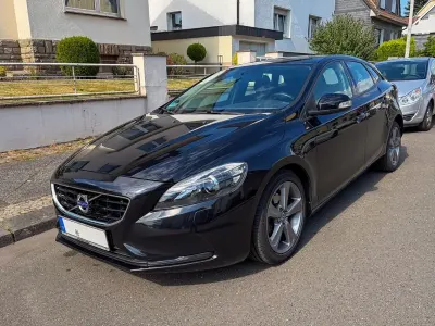 Gebraucht Volvo V40 You! 114 PS (83 kW) 2014 Schwarz Limousine
