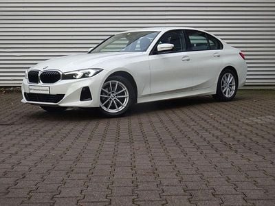 Gebraucht BMW 320 184 PS (135 kW) 2022 Weiß Limousine