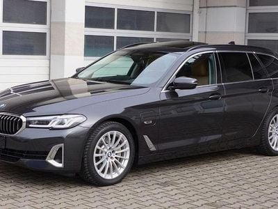 Gebraucht BMW 530e Luxury Line 286 PS (210 kW) 2022 Sophistograu Kombi