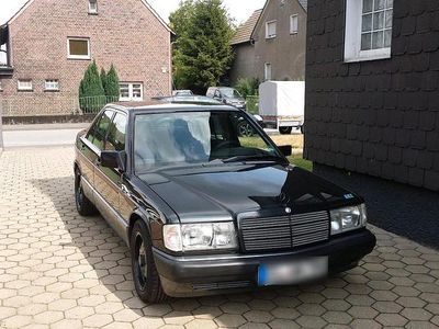 Second-hand Mercedes 190 118 CP (86 kW) 1989 Albastru Berlinǎ