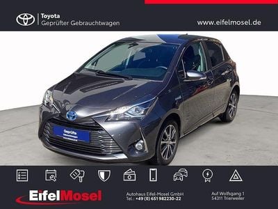 Gebraucht Toyota Yaris Hybrid Club 101 PS (74 kW) 2019 Grau Limousine