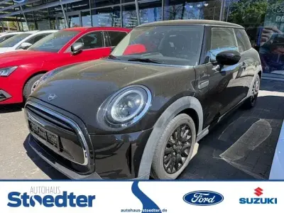 Begagnad Mini ONE Classic 102 HK (75 kW) 2022 Svart Halvkombi
