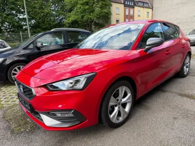Używany Seat Leon FR 110 KM (80 kW) 2020 Czerwony Sedan/Limuzyna