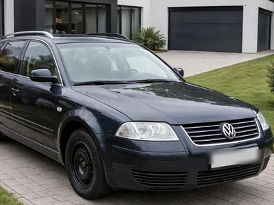 Grau Gebraucht 2002 VW Passat Kombi | 1.900 € (Fairer Preis)