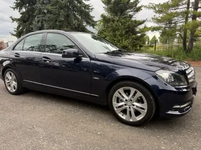 Gebraucht Mercedes C180 Avantgarde 156 PS (114 kW) 2012 Blau Limousine