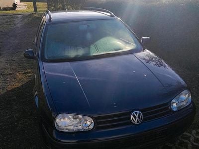 Blau Gebraucht 2000 VW Golf IV Kombi | 1.500 € (Fairer Preis)