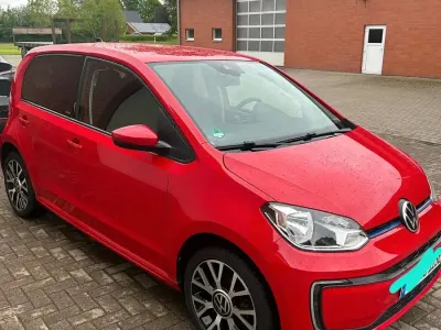 Używany VW e-up! United 61 kW (83 KM) 2021 Czerwony Hatchback