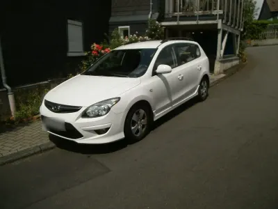 Gebraucht Hyundai i30 Comfort 128 PS (94 kW) 2012 Weiß Kombi
