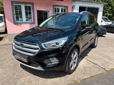 Gebraucht Ford Kuga Titanium 175 PS (128 kW) 2019 Schwarz SUV