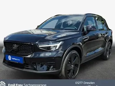Gebraucht Volvo XC40 Plus 163 PS (119 kW) 2025 Onyx schwarzmetallic SUV