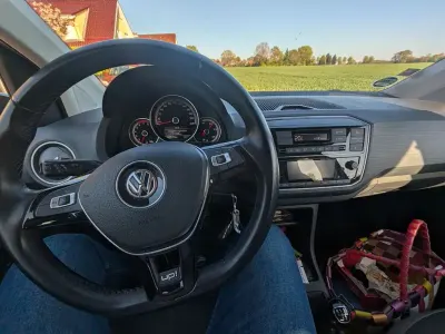 Gebraucht VW cross up! 90 PS (66 kW) 2019 Schwarz Kleinwagen
