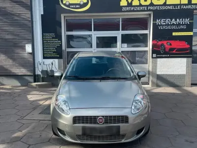 Gebraucht Fiat Punto 77 PS (56 kW) 2010 Grau Kleinwagen