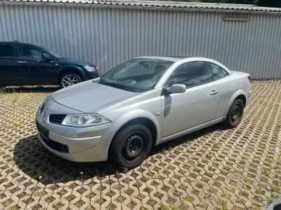 Gebraucht Renault Mégane Cabriolet Dynamique 111 PS (81 kW) 2007 Platingrau Cabrio