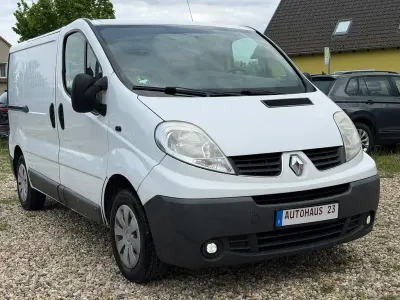 Gebraucht Renault Trafic 114 PS (83 kW) 2013 Weiß Van / Kleinbus