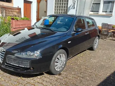 Gebraucht Alfa Romeo 147 105 PS (77 kW) 2009 Schwarz Kleinwagen