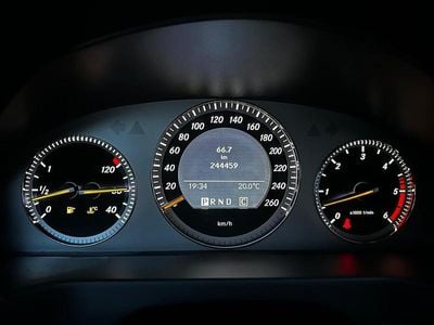 Mercedes 320