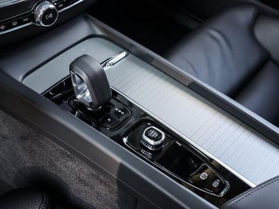 Gebraucht Volvo XC60 Plus 349 PS (256 kW) 2024 Schwarz SUV