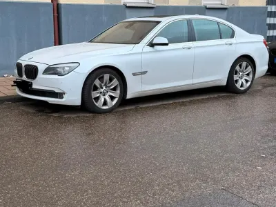 Gebraucht BMW 750 2011 Weiß Limousine