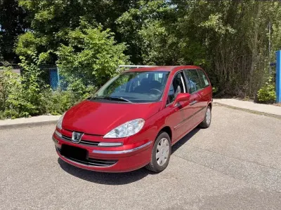 Gebraucht Peugeot 807 Family 140 PS (102 kW) 2008 Rot Van / Kleinbus