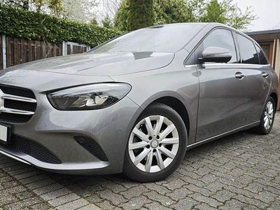 Usata Mercedes B180 116 CV (85 kW) 2020 Grigio Monovolume