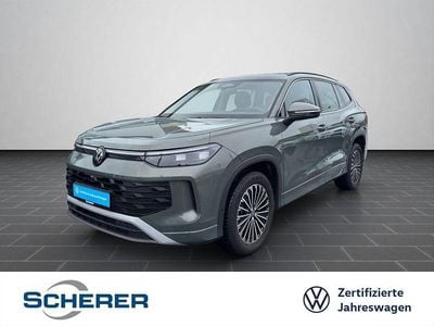 Cipressinogrün metallic (metallic) Gebraucht 2025 VW Tayron SUV | 42.500 € (Superpreis)