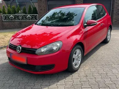 Gebraucht VW Golf VI 80 PS (58 kW) 2010 Rot Kleinwagen