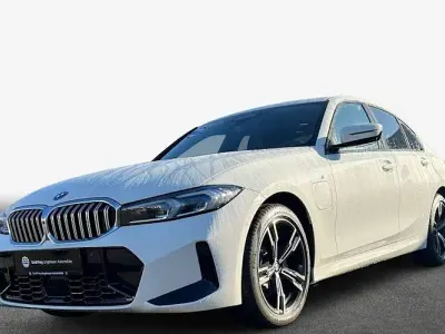 Neu BMW 330e Comfort Edition 292 PS (214 kW) 2025 Weiß Limousine