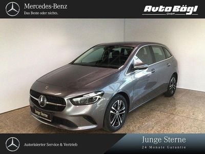 Grau Gebraucht 2024 Mercedes B200 Advanced Plus Van / Kleinbus | 31.400 € (Guter Preis)