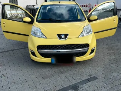 Gebraucht Peugeot 107 68 PS (50 kW) 2009 Gelb Kleinwagen
