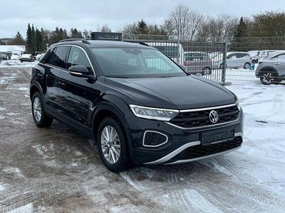 Second-hand VW T-Roc Life 110 CP (80 kW) 2022 Negru SUV