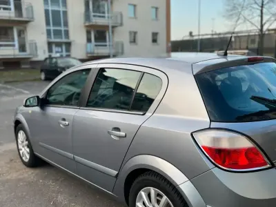 Gebraucht Opel Astra 110 PS (80 kW) 2004 Grau Limousine