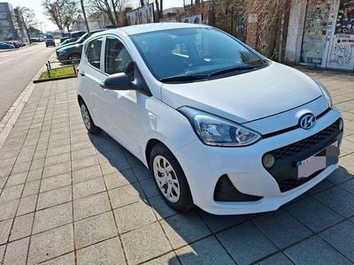 Gebraucht Hyundai i10 Select 67 PS (49 kW) 2019 Weiß Kleinwagen