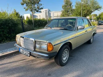 Gebraucht Mercedes E300 88 PS (64 kW) 1981 Beige Limousine