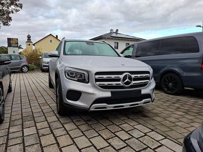 Mercedes GLB180