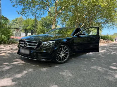 Gebraucht Mercedes E220 AMG 194 PS (142 kW) 2016 Schwarz Limousine