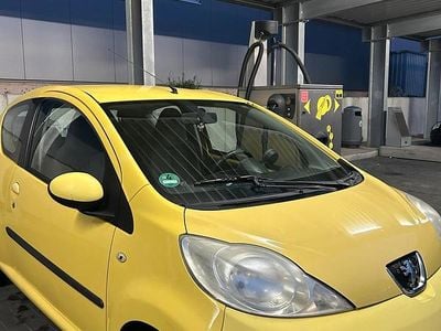 Gebraucht Peugeot 107 68 PS (50 kW) 2007 Gelb Kleinwagen