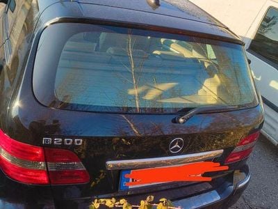 Schwarz Gebraucht 2009 Mercedes 200 Limousine | 1.000 €