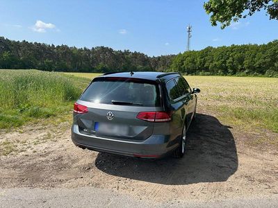 Gebraucht VW Passat Comfortline 190 PS (139 kW) 2016 Grau Kombi