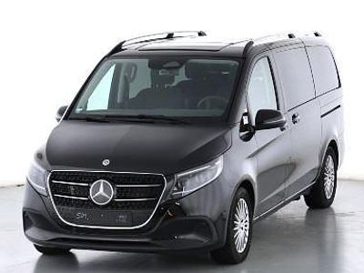 Obsidianschwarz metallic Gebraucht 2025 Mercedes V300 Style Van / Kleinbus | 69.990 € (Guter Preis)