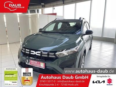Staubgrau Gebraucht 2023 Dacia Sandero Essentiel Limousine | 13.890 € (Fairer Preis)