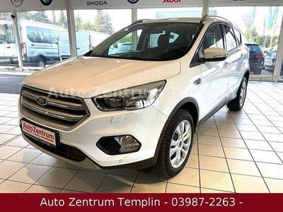 Gebraucht Ford Kuga 120 PS (88 kW) 2019 Weiß SUV