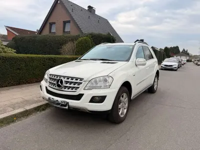 Gebraucht Mercedes ML300 190 PS (139 kW) 2009 Weiß SUV