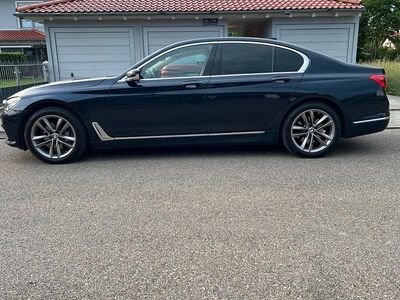 Gebraucht BMW 730 Sport Line 265 PS (194 kW) 2018 Blau Limousine