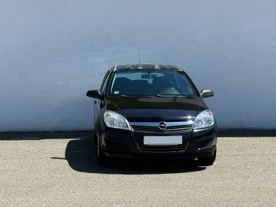 Gebraucht Opel Astra Selection 90 PS (66 kW) 2009 Schwarz Limousine