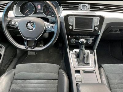 Gebraucht VW Passat Highline 150 PS (110 kW) 2016 Schwarz Kombi