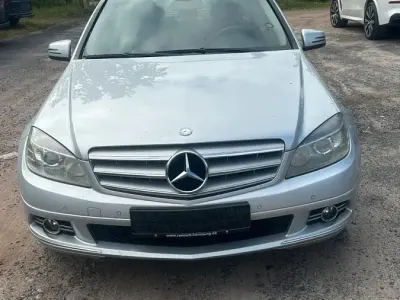 Gebraucht Mercedes C180 Avantgarde 156 PS (114 kW) 2010 Limousine
