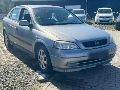 Gebraucht Opel Astra 74 PS (54 kW) 2001 Silber Limousine