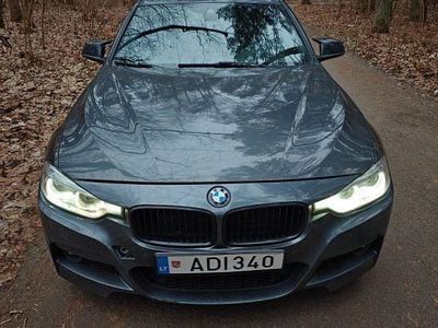 Grau Gebraucht 2016 BMW 340 Sport Line Limousine | 19.400 €